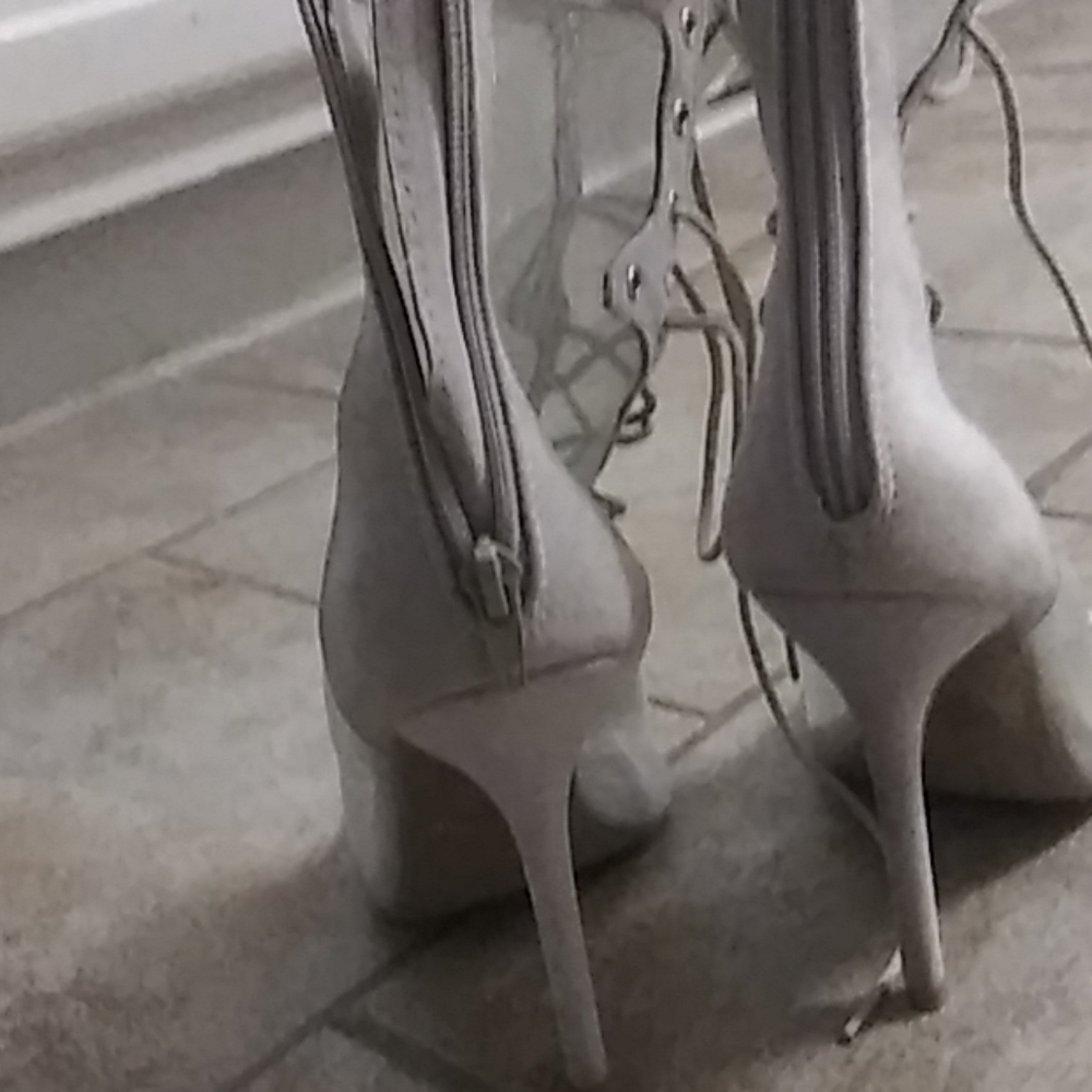 Shoes - Picture 6 of 7